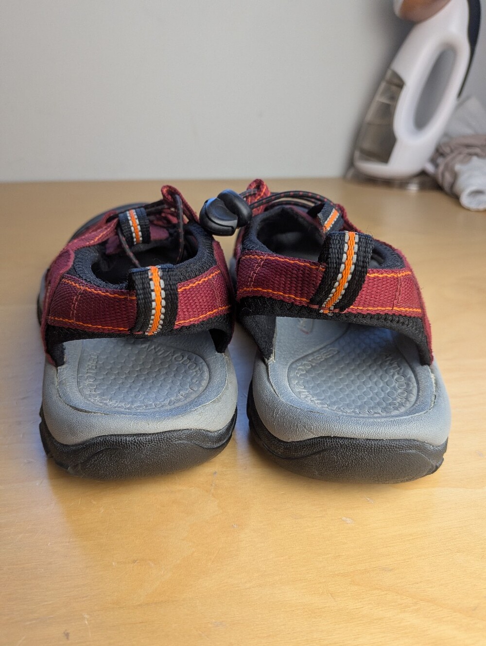 KEEN Women Sandals Size 6.5 Waterproof Slip On Flat Outdoor Active Red Color - Picture 4 of 9